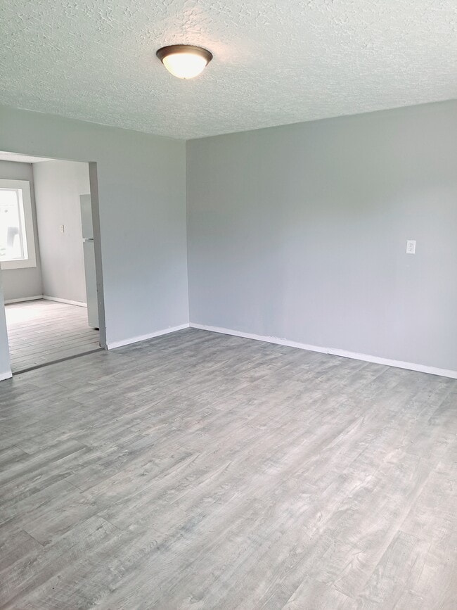 Building Photo - 9042 Maple Grove Rd