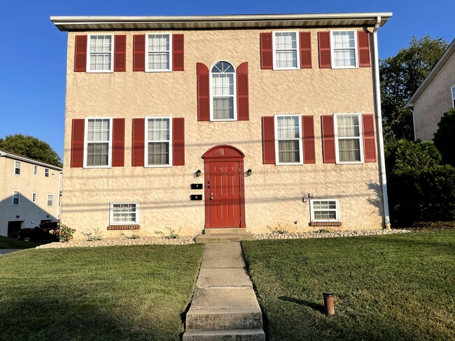 Primary Photo - 4 Drexel Ave