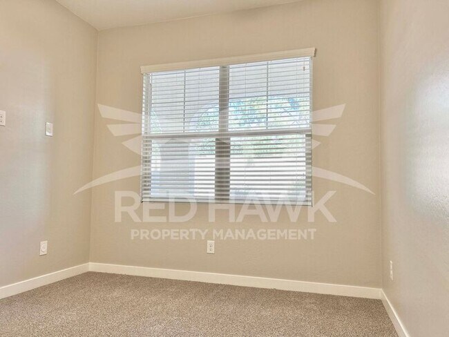 Building Photo - 4038 E Erie St