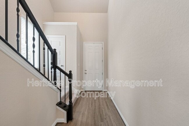 Building Photo - 2080 Cowan Dr