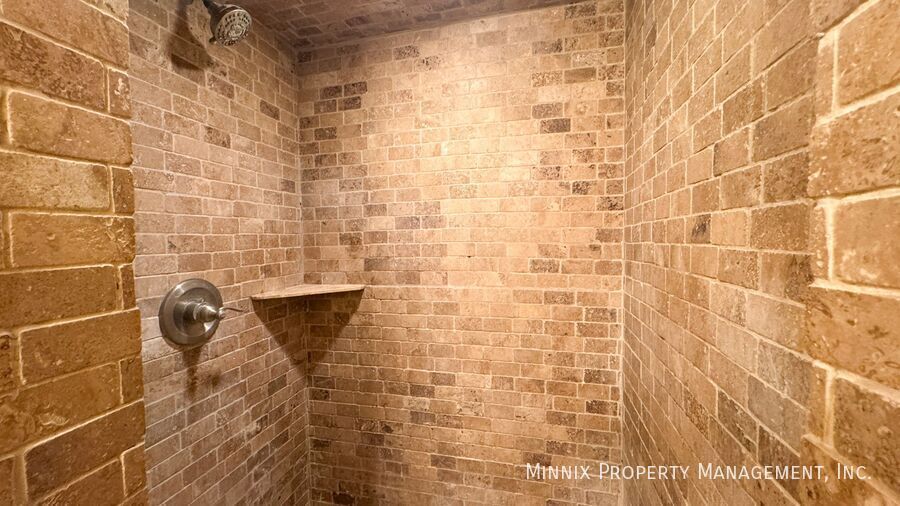 Building Photo - 3005 49th St