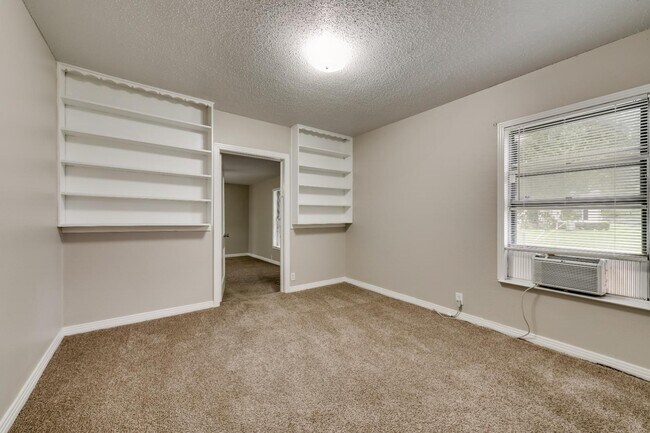 Building Photo - 1440 Moran Dr