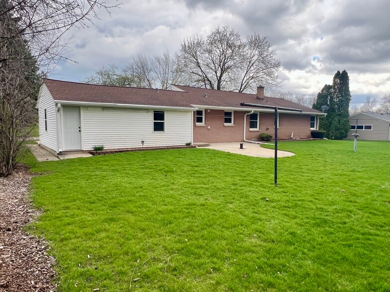 Building Photo - 211 Luisita Rd