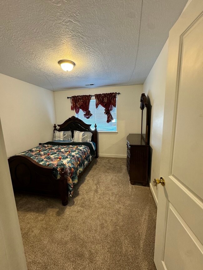 Building Photo - Your Next Home Awaits!