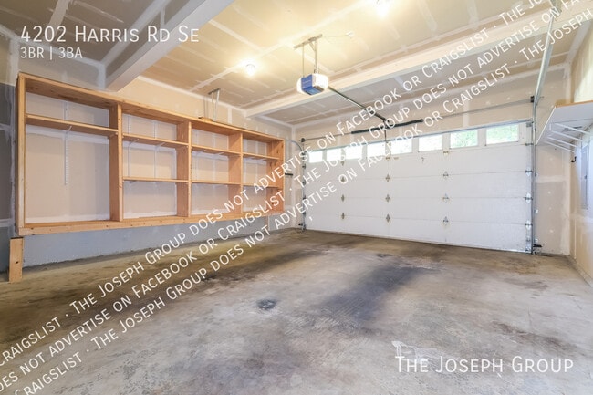 Building Photo - 4202 Harris Rd SE
