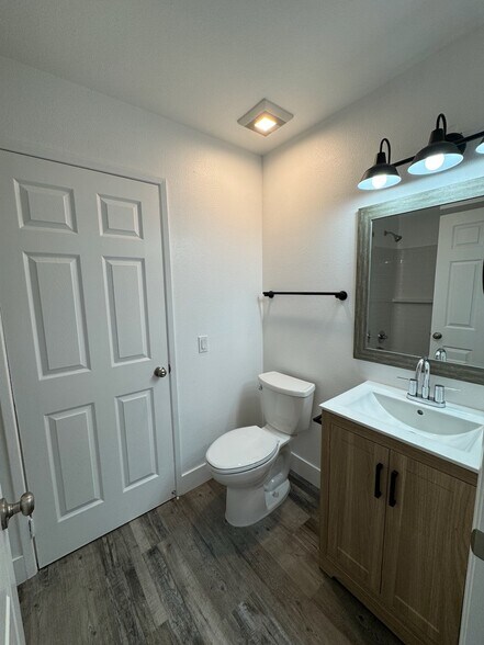 Building Photo - 4041 Franklin Ave