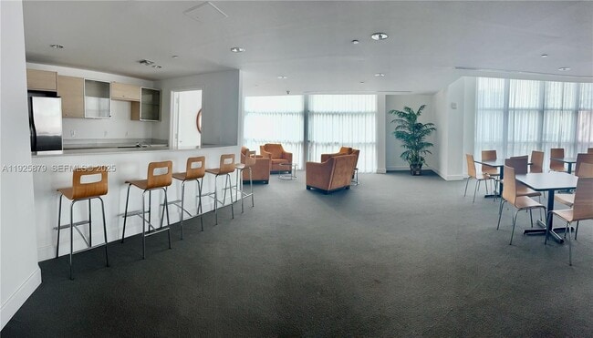 Building Photo - 350 NE 24th St