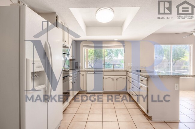 Building Photo - 4Bed/2.5Bath House at 56th/Cactus! $399 MOVE-IN SPECIAL! Move-In Ready on 04/09/2026!