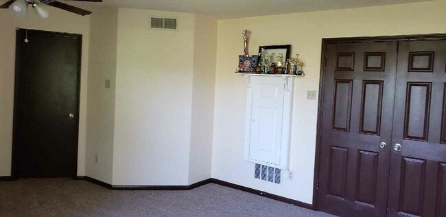 Building Photo - 2655 Entrada Blvd