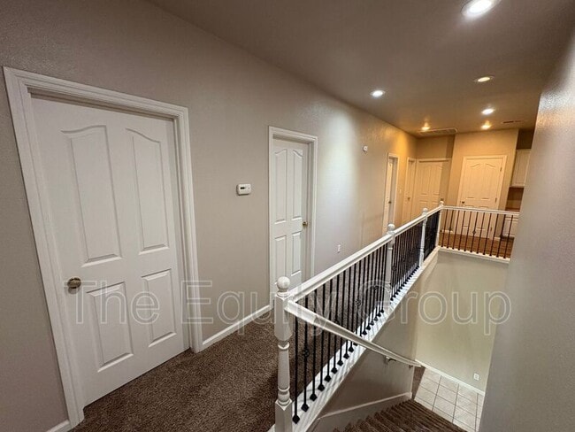 Building Photo - 1249 N Julieann St
