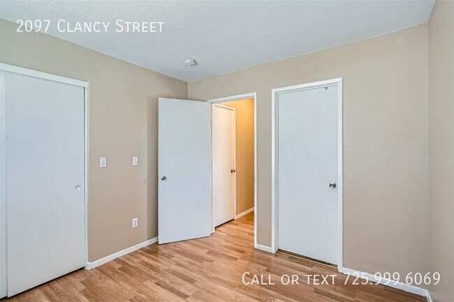 Building Photo - Charming Wexford Village Home: Open Layout...