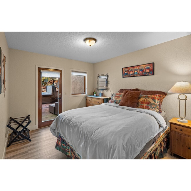 Building Photo - 77 Wild Horse Mesa Dr