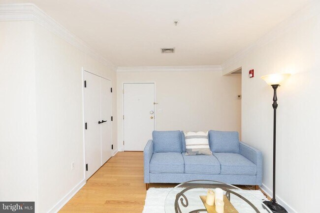 Building Photo - 37 S 20th St