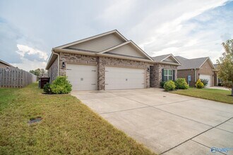 Building Photo - 26382 Jones Spg Dr