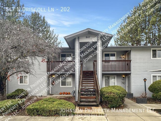 Primary Photo - Nice upstairs apartment near Whitewater Park.