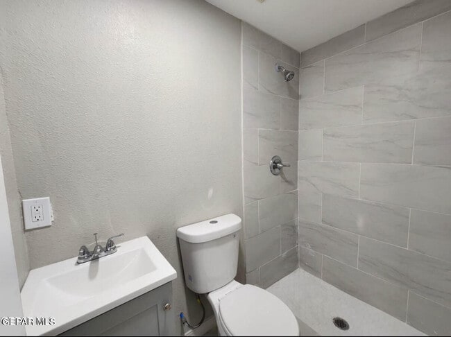 Building Photo - 116 N Clark Dr