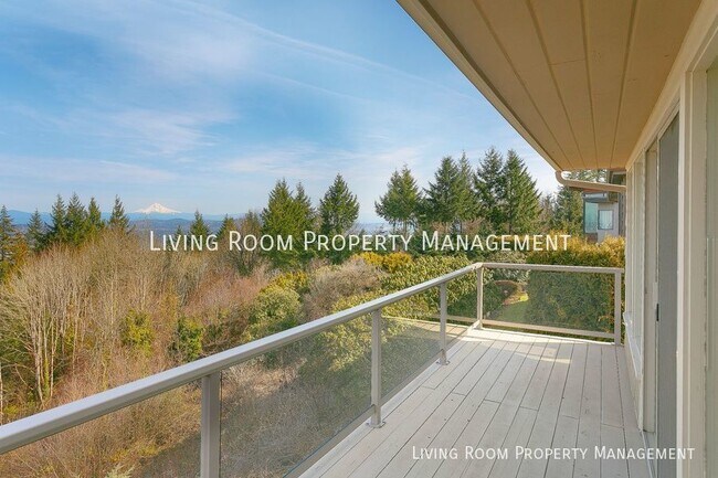 Building Photo - 4404 SW Council Crest Dr