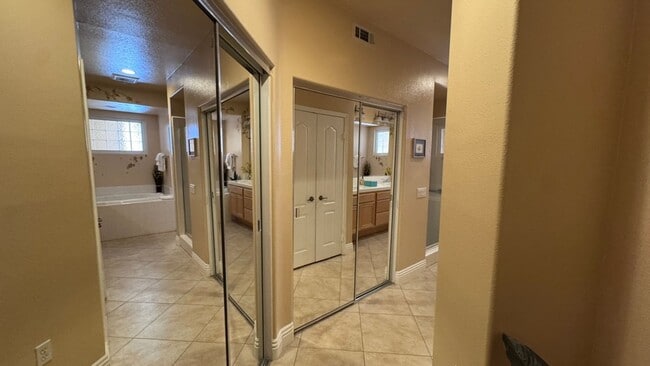 Building Photo - Fully Furnished 2 bd in Carlsbad with AC/Ocean View