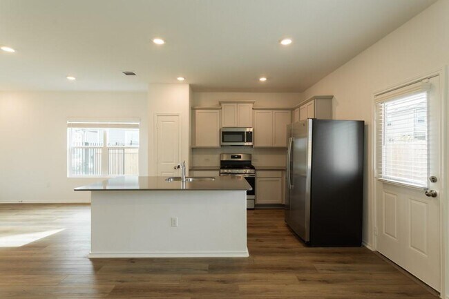 Building Photo - 7237 Spotted Leaf Wy