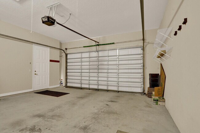 Building Photo - 2931 Twin Oaks Way