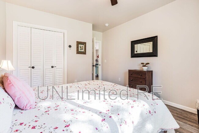 Building Photo - 5750 E Jeremy Ln