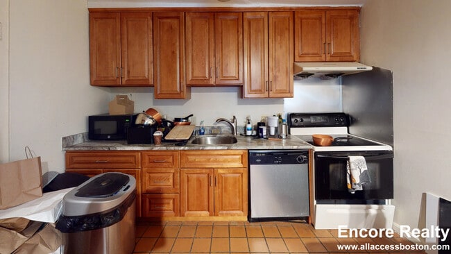 Building Photo - 262 Winchester St