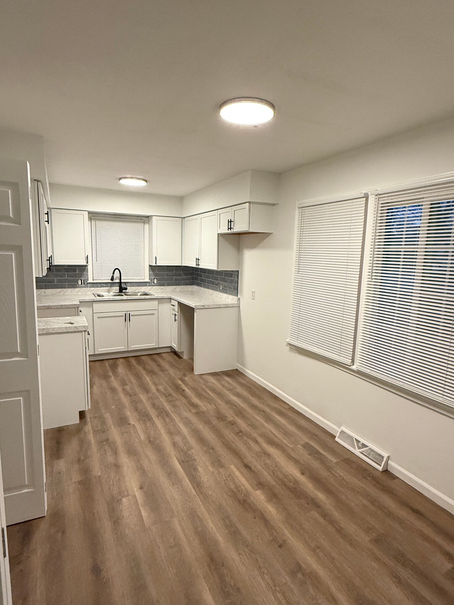 Building Photo - 1522 E Camino Alto St