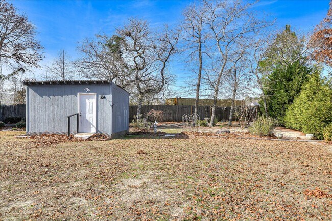 Building Photo - 892 W Five Notch Rd