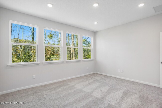 Building Photo - 95999 Surrey Pl