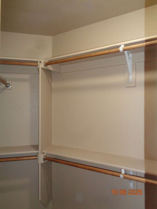 Building Photo - Exclusive community