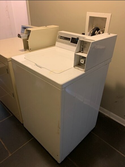 Building Photo - 7416 68th St SE