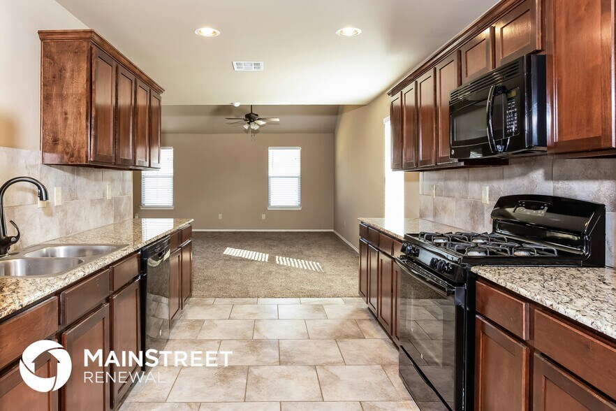 Building Photo - 7412 Comrade Ln