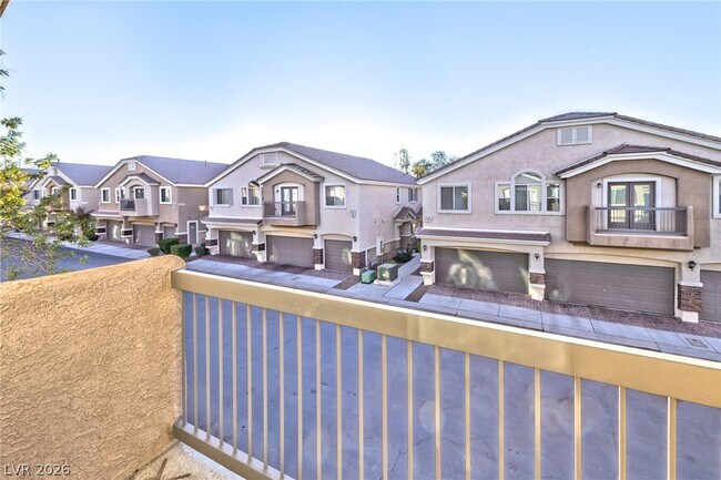 Building Photo - 10096 Sunset Palisades Way