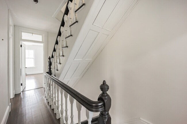 Building Photo - 62 Shrewsbury Ave