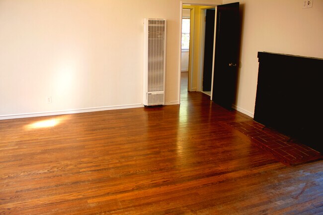 Building Photo - 119 Jewell Ct