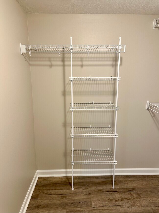 Plenty of shelving - 2304 Belle Ave NE