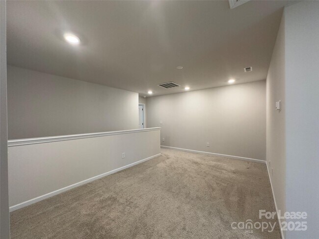 Building Photo - 403 Wescott St