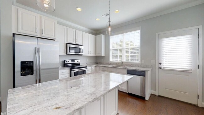 Building Photo - 314 South: 2 Bedroom, 2.5 Bath Townhome