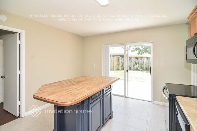 Building Photo - 6090 Blue Stone Ln