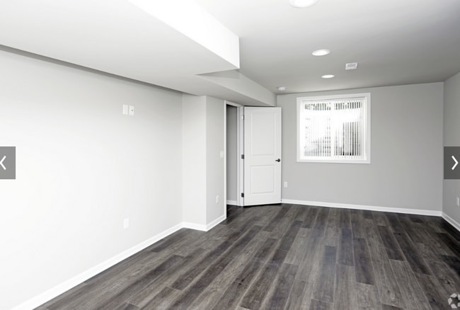 Building Photo - Mid-Town Park