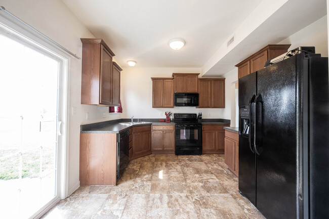 Building Photo - 895 Geronimo Dr