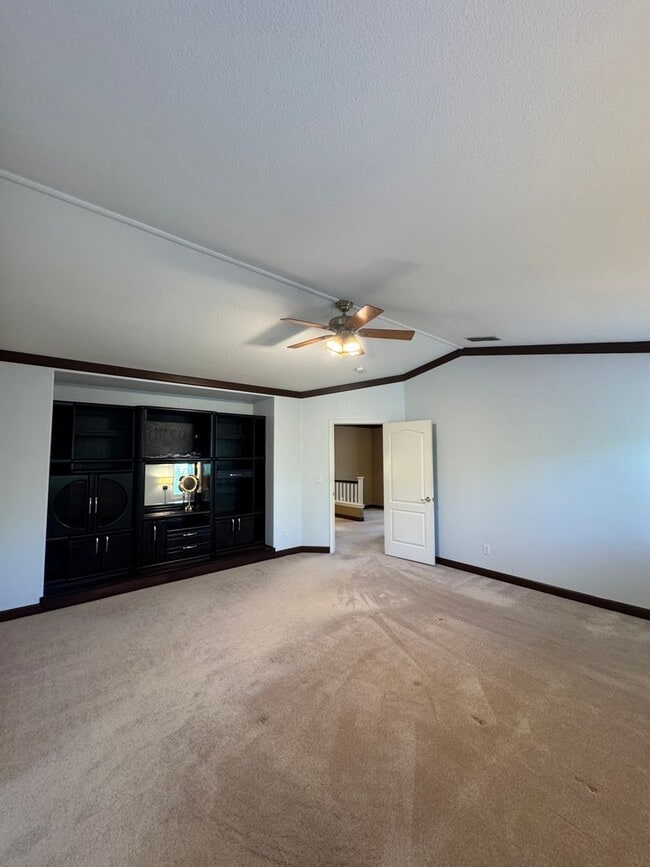 Building Photo - 1762 River Oaks Cir