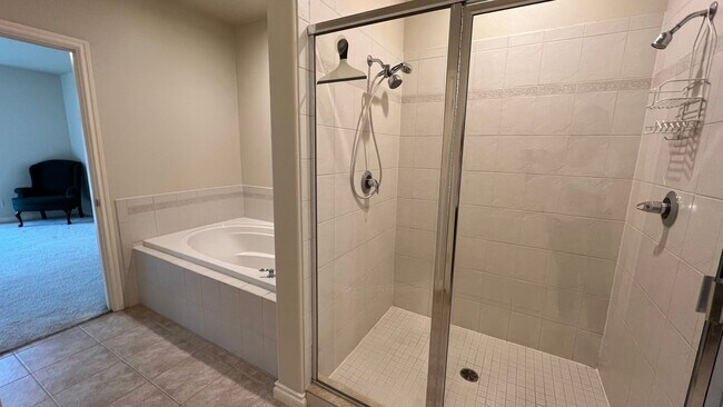 Building Photo - High End (2) Bedroom, (2.5) Bathroom Condo...
