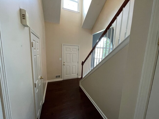 Building Photo - Amazing Home East Jefferson Co For Lease