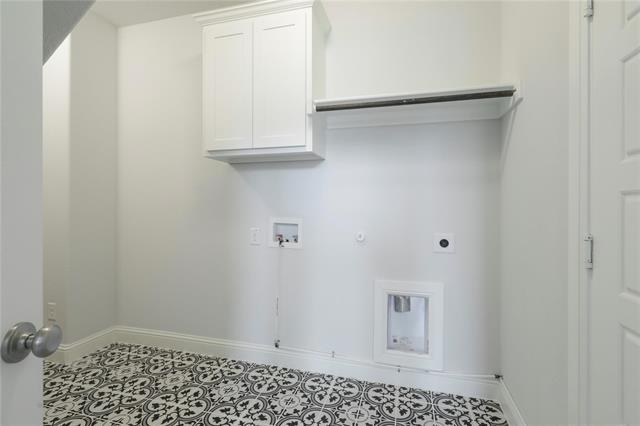 Building Photo - 8765 Majors Cir