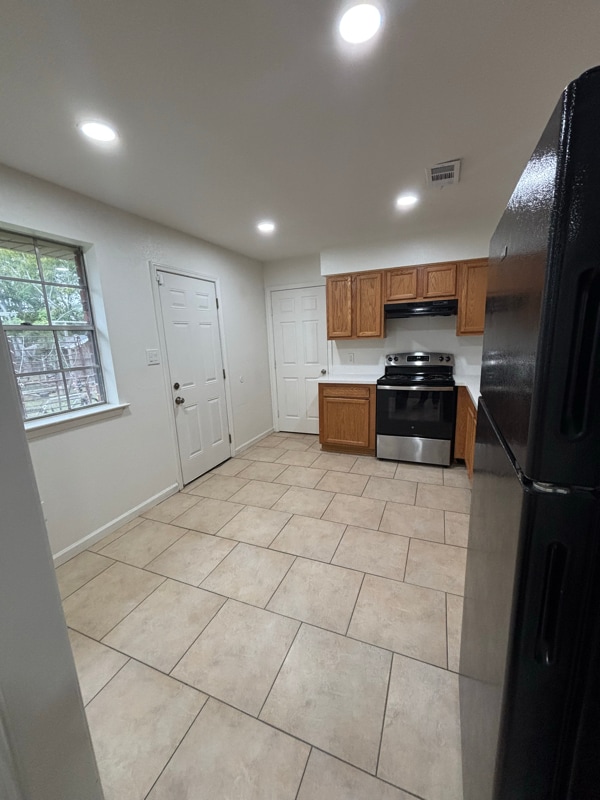 Building Photo - 224 Duke Dr