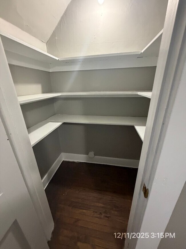 Building Photo - 2311 California Ave