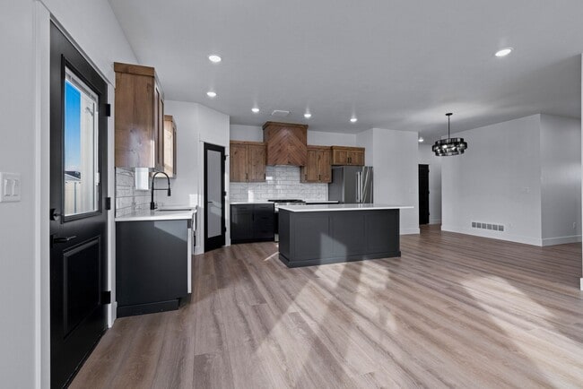 Building Photo - NEW BUILD 3-BED, 2-BATH UPSTAIRS DUPLEX UN...