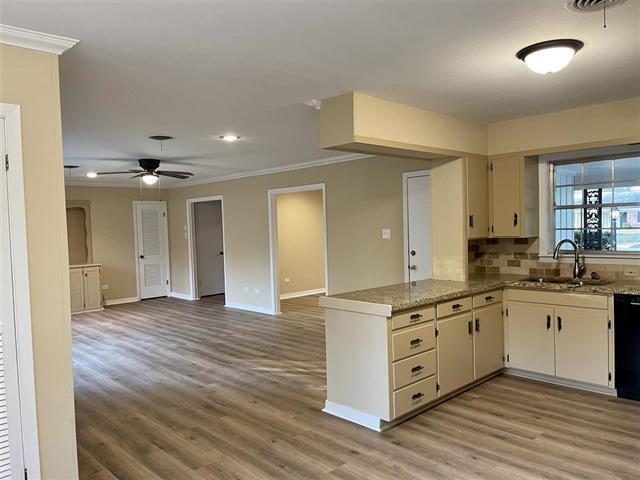 Building Photo - 5525 Hooks Ave