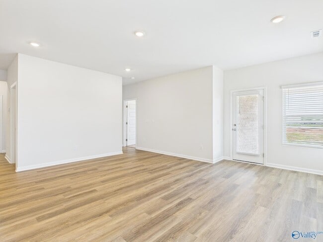 Building Photo - 125 Betty Williams Dr